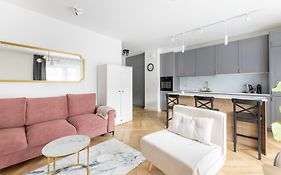 Kościelna Apartment with free parking